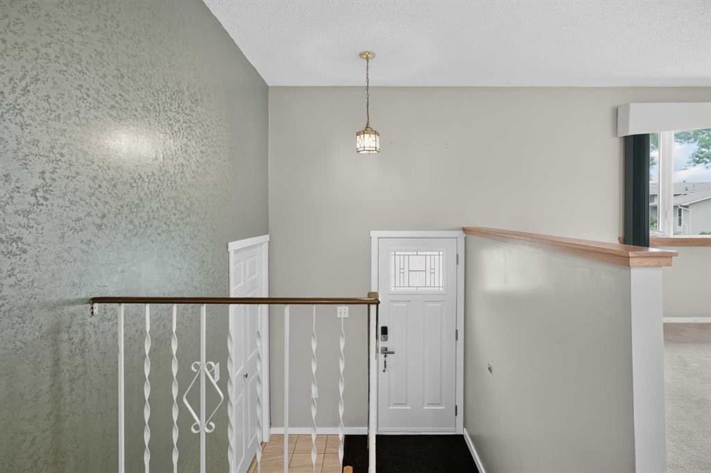 152 Maddock Way Ne, Calgary, AB - Indoor Photo Showing Other Room