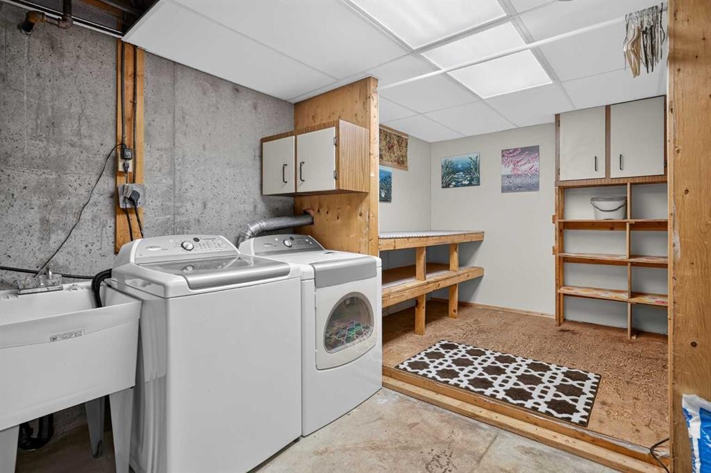 152 Maddock Way Ne, Calgary, AB - Indoor Photo Showing Laundry Room