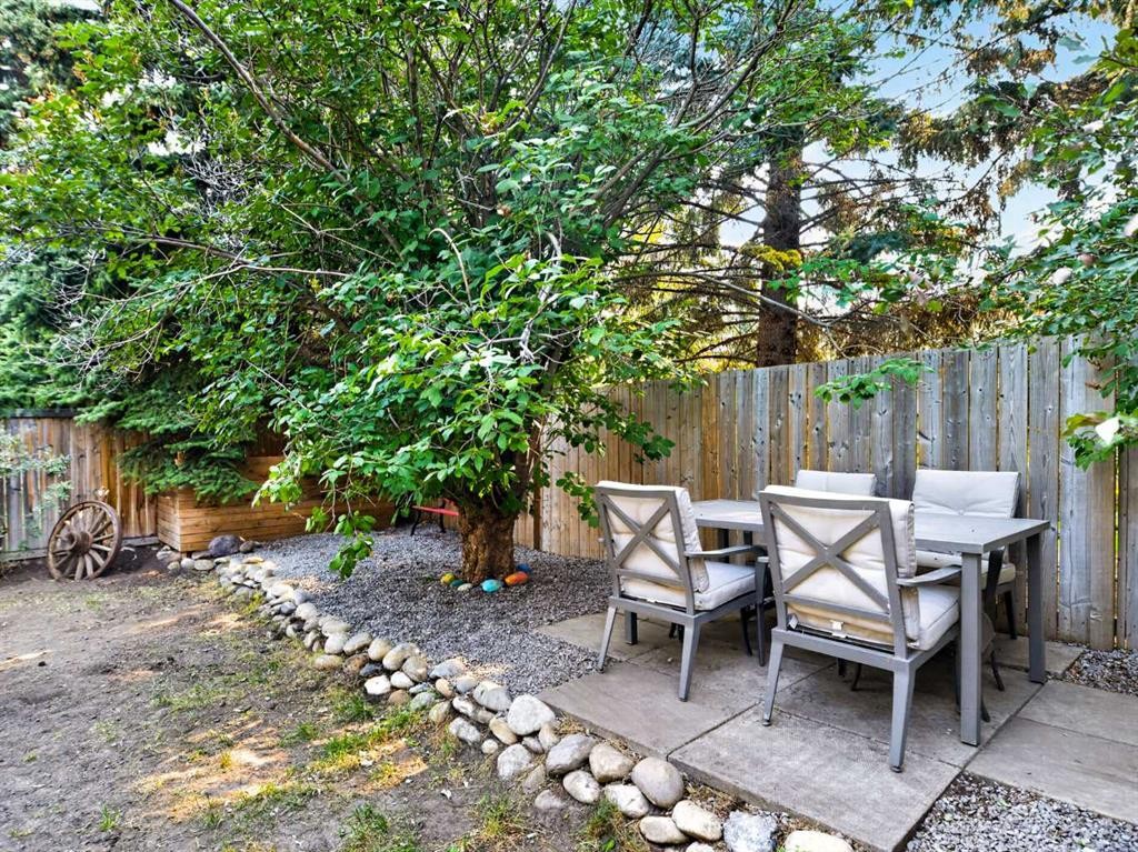 13704 Deer Run Boulevard Se, Calgary, AB - Outdoor