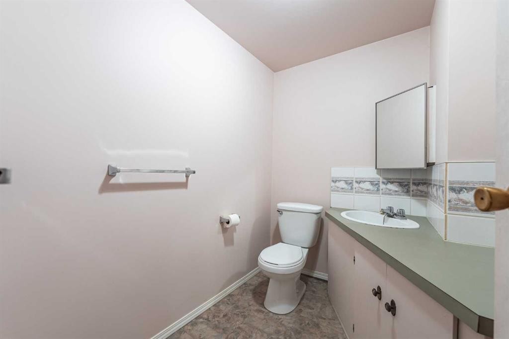 20-6503 Ranchview Drive Nw, Calgary, AB - Indoor Photo Showing Bathroom