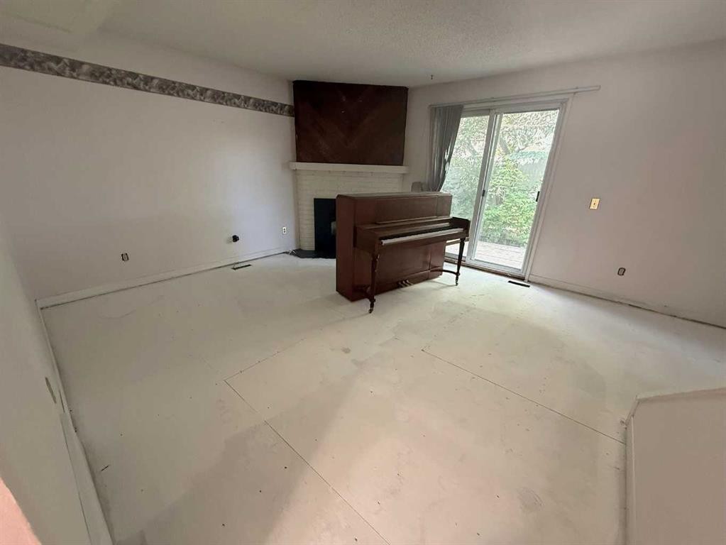 20-6503 Ranchview Drive Nw, Calgary, AB - Indoor Photo Showing Other Room