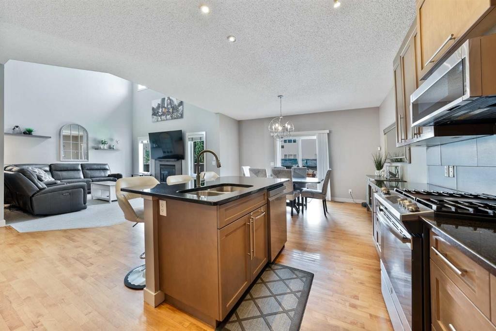 109 Seagreen Link, Chestermere, AB - Indoor Photo Showing Kitchen With Double Sink