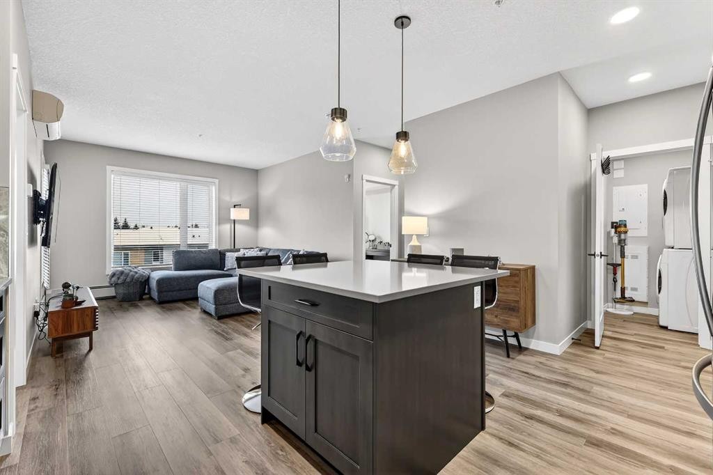 401-150 Shawnee Square Sw, Calgary, AB - Indoor