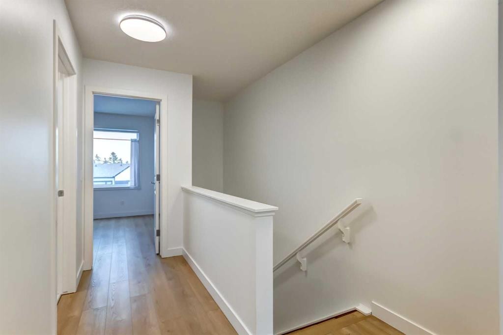 8524 21 Avenue Se, Calgary, AB - Indoor Photo Showing Other Room