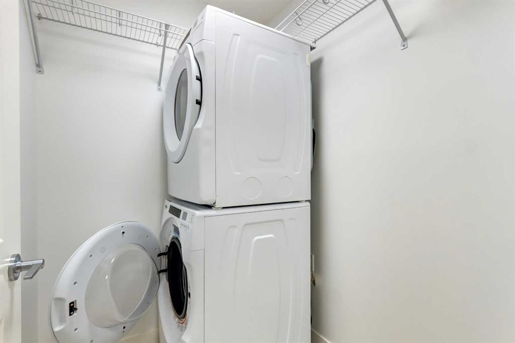 8524 21 Avenue Se, Calgary, AB - Indoor Photo Showing Laundry Room