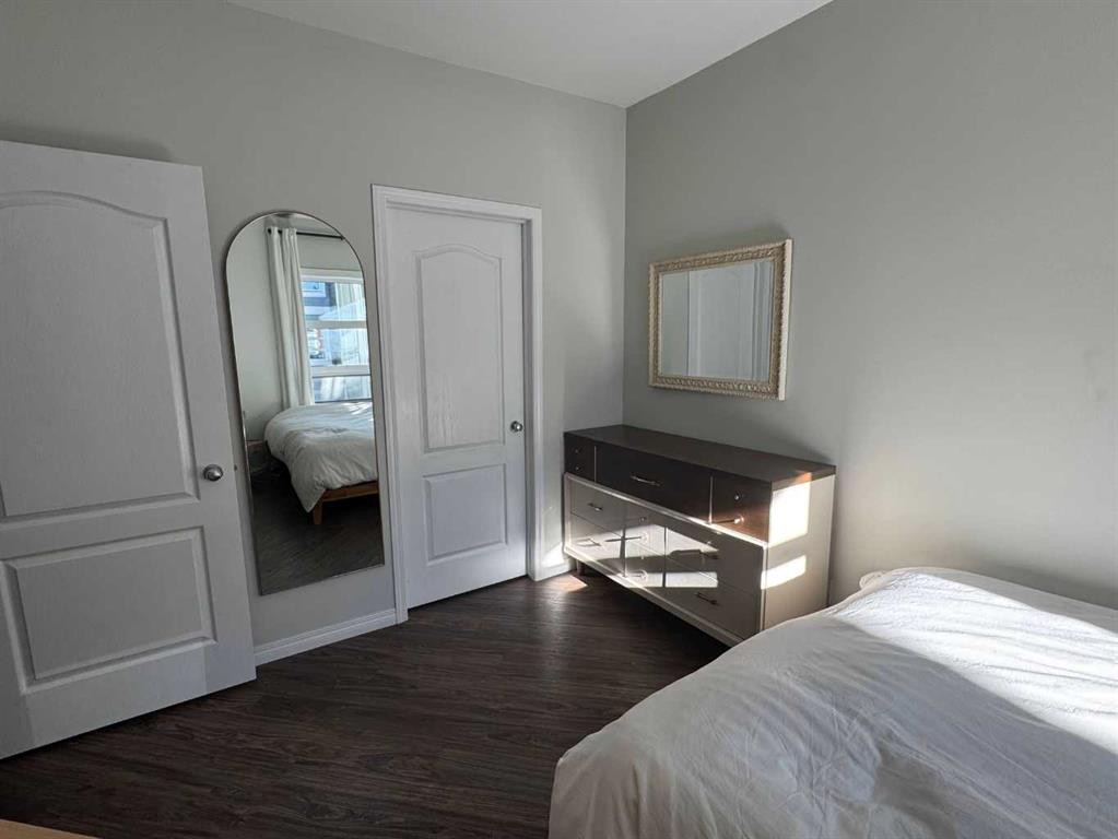 343-333 Riverfront Avenue Se, Calgary, AB - Indoor Photo Showing Bedroom