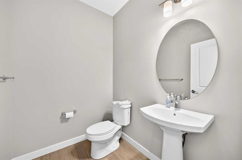143 Stonemere Green, Chestermere, AB - Indoor Photo Showing Bathroom