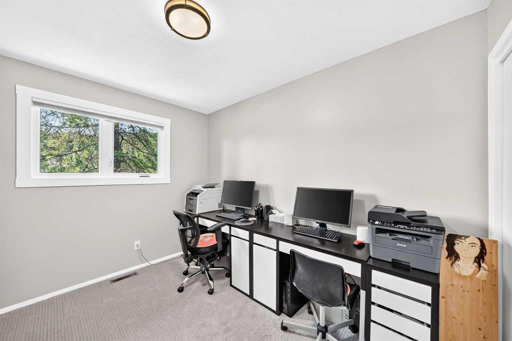 9120 48 Avenue Nw, Calgary, AB - Indoor Photo Showing Office