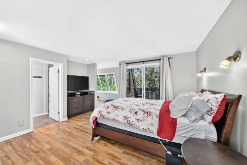 9120 48 Avenue Nw, Calgary, AB - Indoor Photo Showing Bedroom