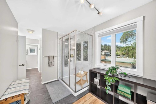 9120 48 Avenue Nw, Calgary, AB - Indoor Photo Showing Other Room