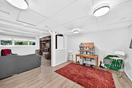 9120 48 Avenue Nw, Calgary, AB - Indoor
