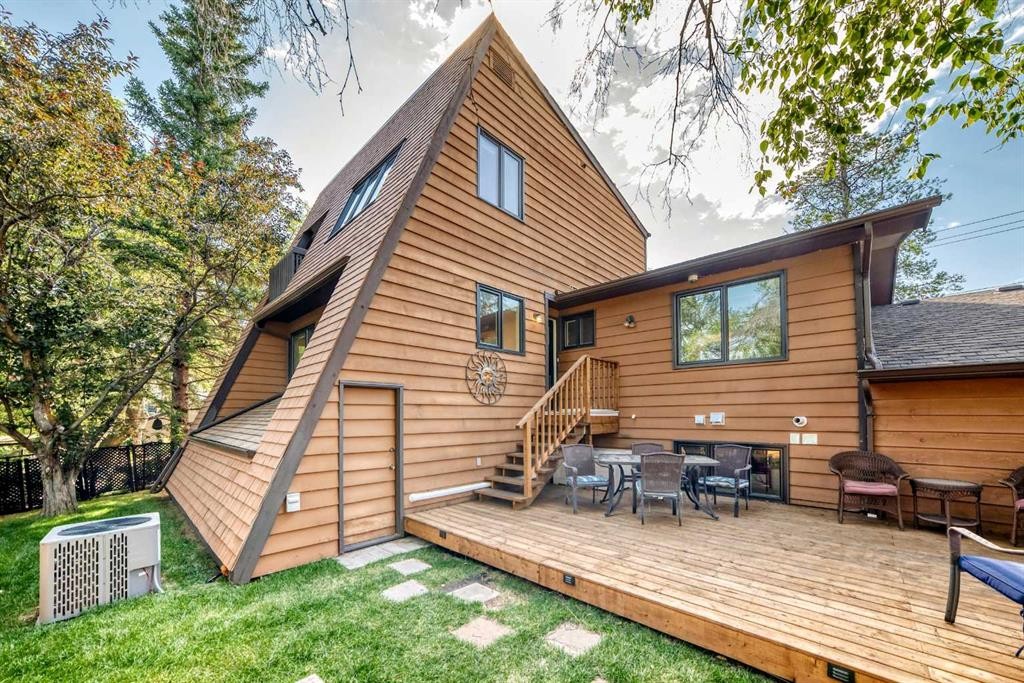 9120 48 Avenue Nw, Calgary, AB - Outdoor With Deck Patio Veranda With Exterior