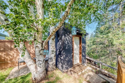 9120 48 Avenue Nw, Calgary, AB - Outdoor