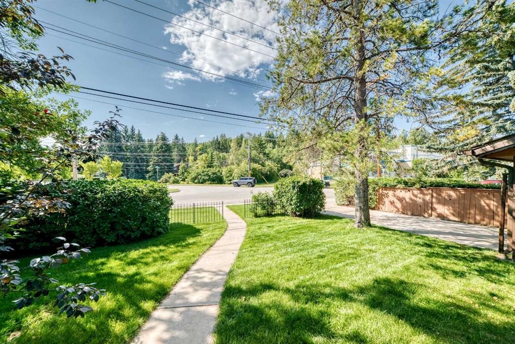 9120 48 Avenue Nw, Calgary, AB - Outdoor