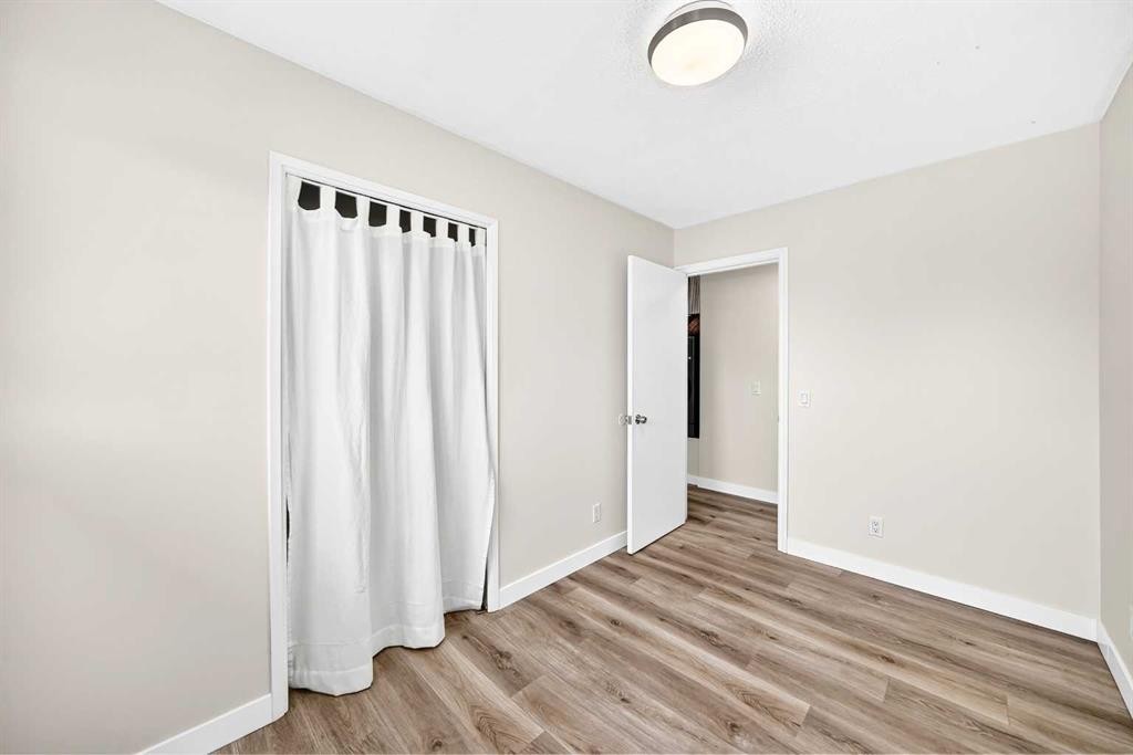 42 Rundlelawn Close Ne, Calgary, AB - Indoor Photo Showing Other Room