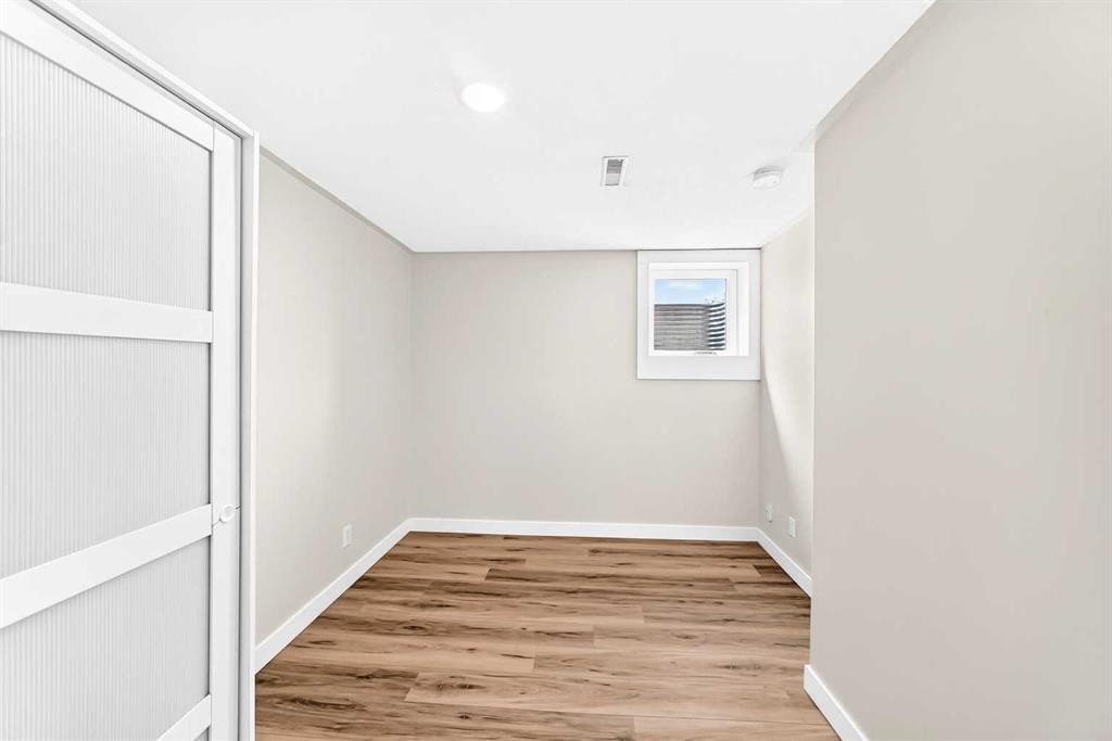 42 Rundlelawn Close Ne, Calgary, AB - Indoor Photo Showing Other Room