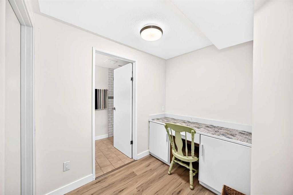 42 Rundlelawn Close Ne, Calgary, AB - Indoor Photo Showing Other Room