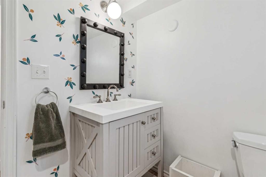 1644 16 Street Se, Calgary, AB - Indoor