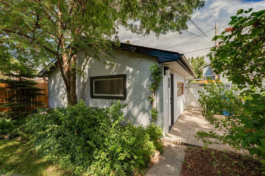 1644 16 Street Se, Calgary, AB - Outdoor