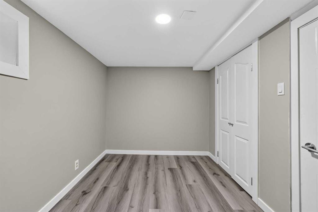 1608 3 Street Nw, Calgary, AB - Indoor Photo Showing Other Room