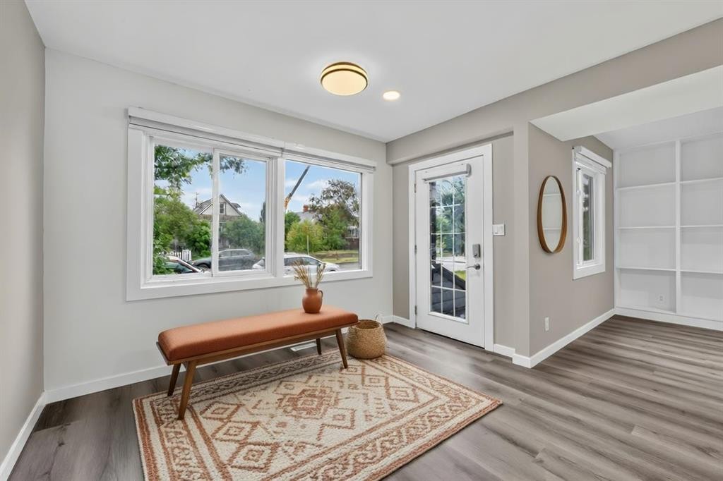 1608 3 Street Nw, Calgary, AB - Indoor
