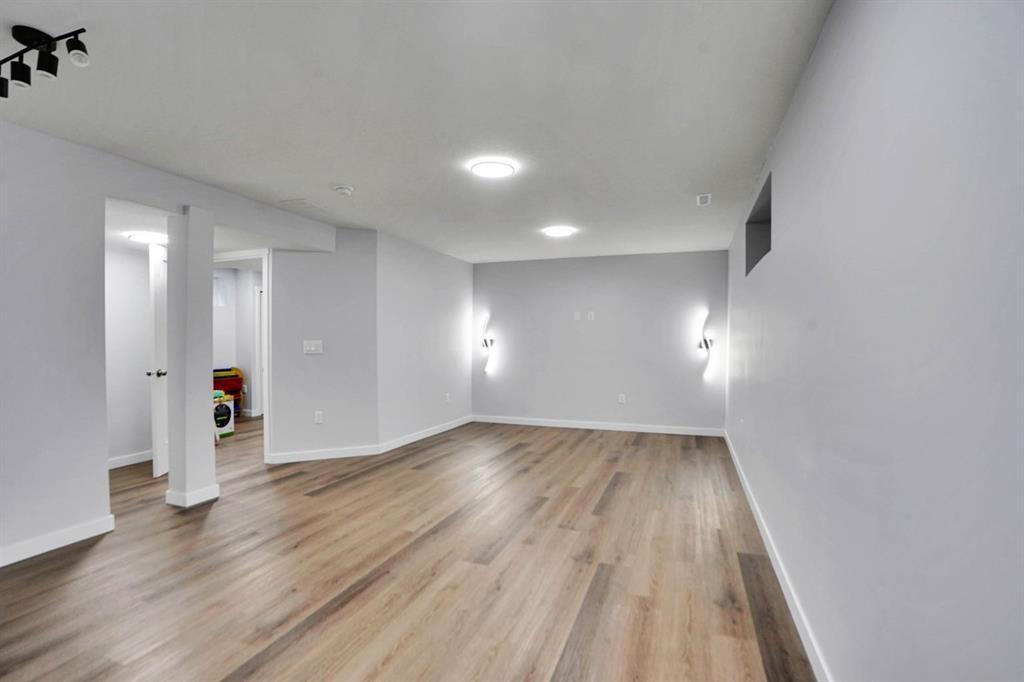 41 Millview Park Sw, Calgary, AB - Indoor Photo Showing Other Room
