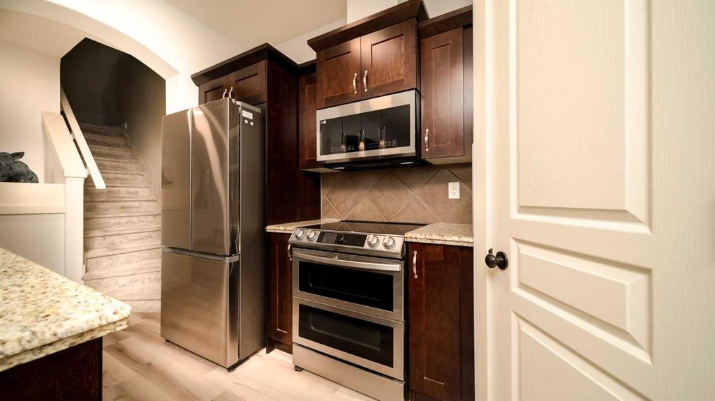 93 Cranleigh Heath Se, Calgary, AB - Indoor Photo Showing Kitchen