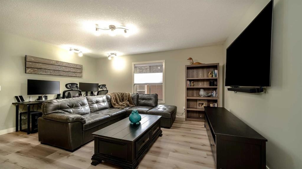 93 Cranleigh Heath Se, Calgary, AB - Indoor Photo Showing Living Room