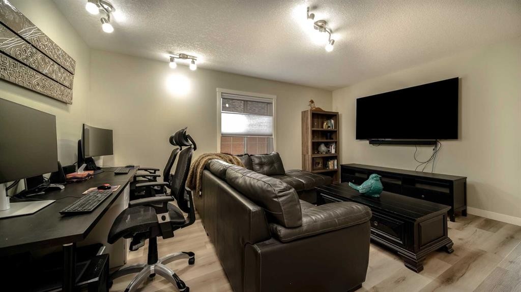 93 Cranleigh Heath Se, Calgary, AB - Indoor Photo Showing Office