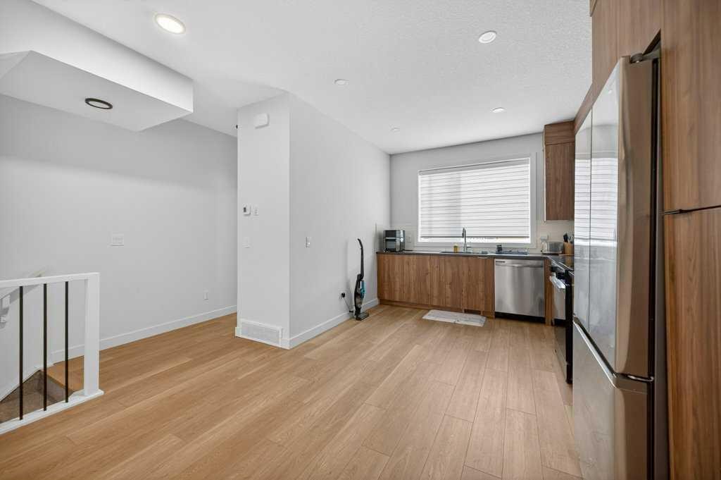 606-550 Seton Circle Se, Calgary, AB - Indoor