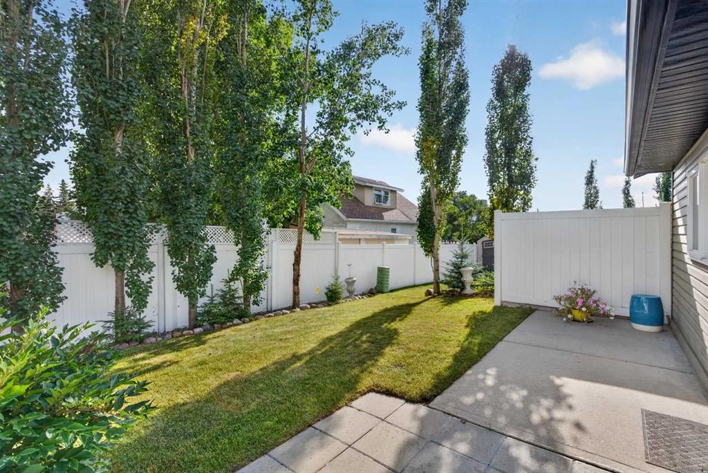 3-310 6 Avenue Ne, Three Hills, AB - Outdoor