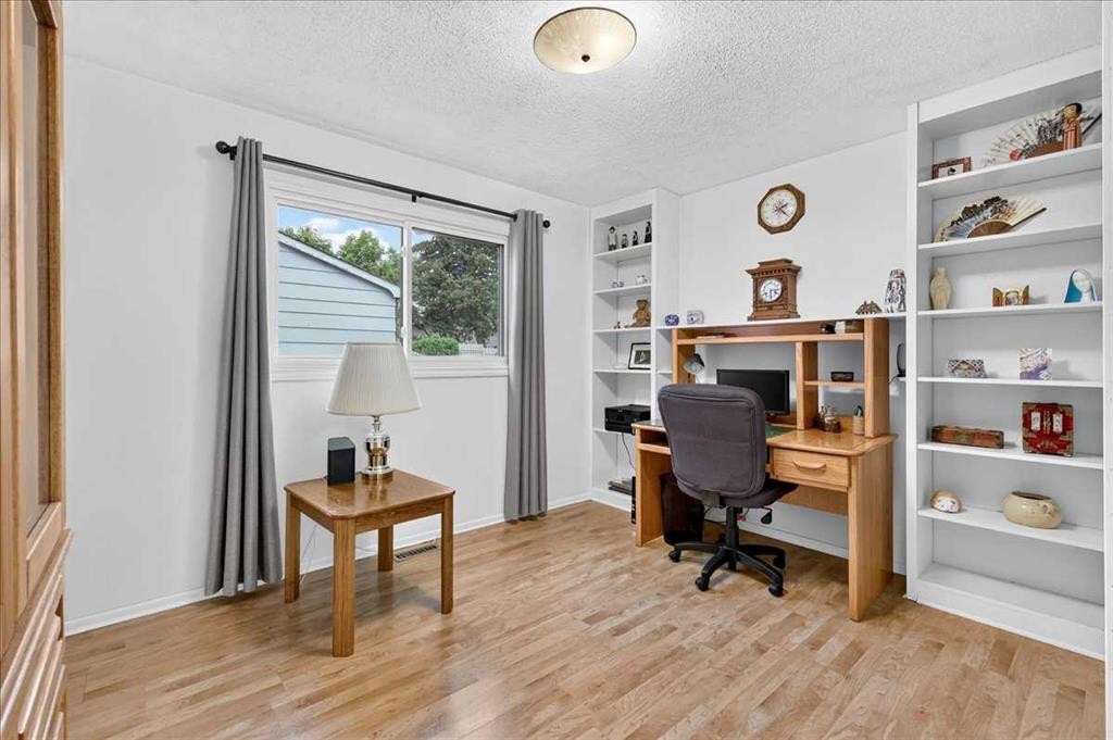 1707 107 Avenue Sw, Calgary, AB - Indoor Photo Showing Office