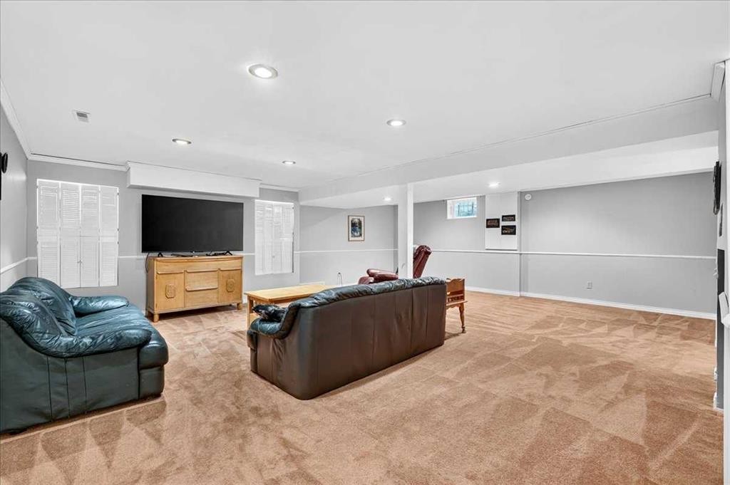 1707 107 Avenue Sw, Calgary, AB - Indoor