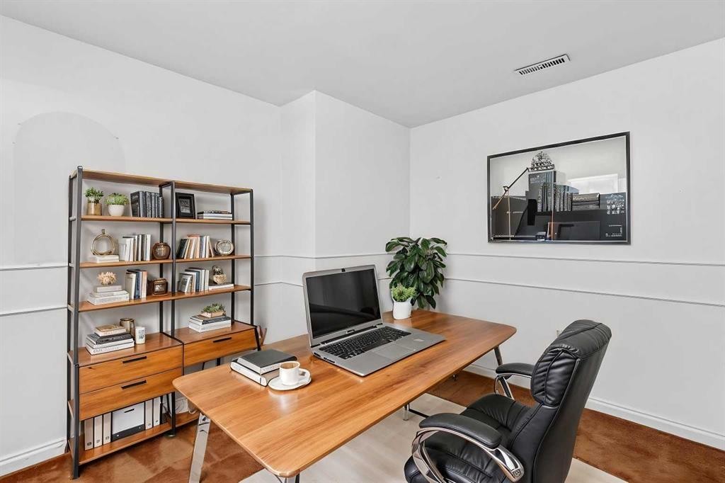 1707 107 Avenue Sw, Calgary, AB - Indoor Photo Showing Office