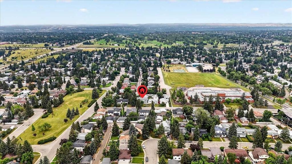 1707 107 Avenue Sw, Calgary, AB - Outdoor With View