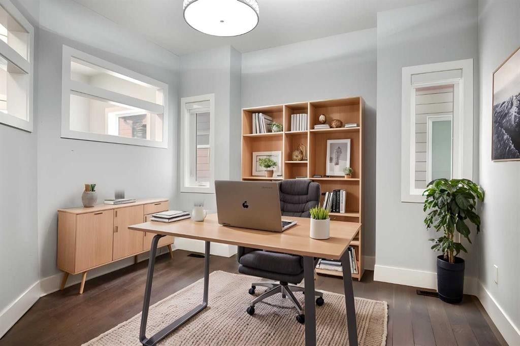 40 Westmore Place Sw, Calgary, AB - Indoor Photo Showing Office