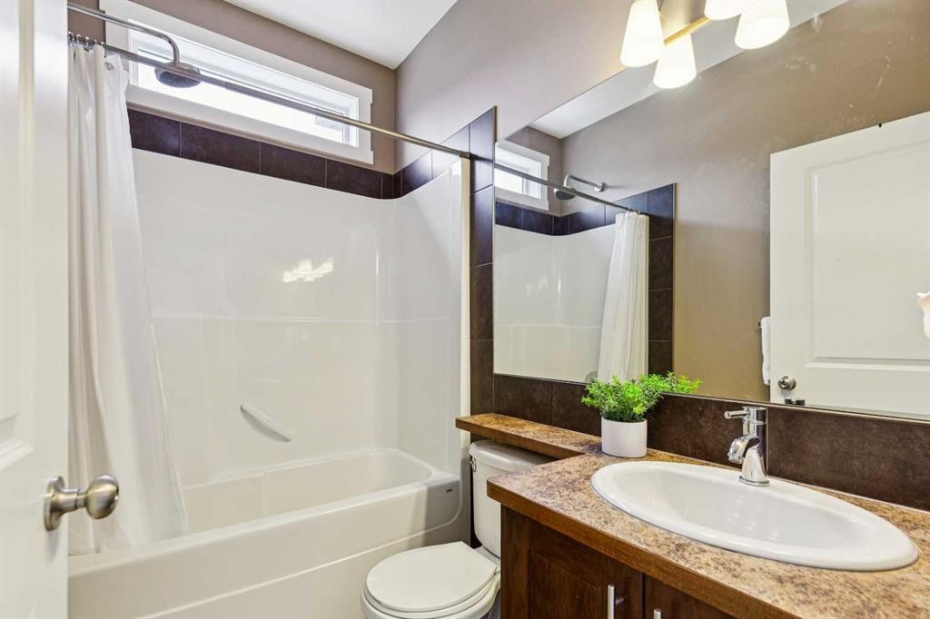26 Skyview Ranch Gardens Ne, Calgary, AB - Indoor Photo Showing Bathroom