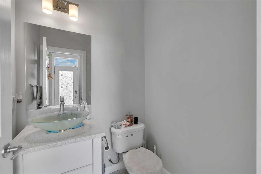 552 Redstone Drive Ne, Calgary, AB