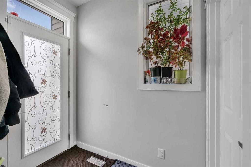 552 Redstone Drive Ne, Calgary, AB