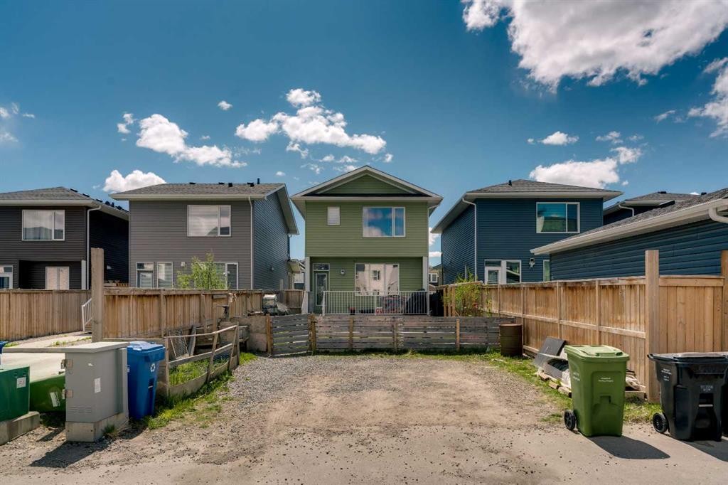 552 Redstone Drive Ne, Calgary, AB