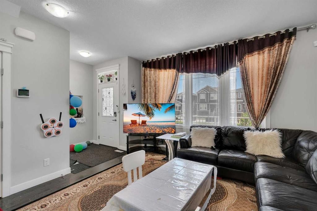552 Redstone Drive Ne, Calgary, AB