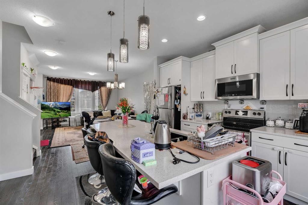 552 Redstone Drive Ne, Calgary, AB