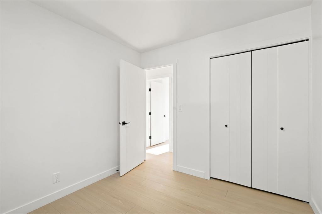 19 Mardale Crescent Ne, Calgary, AB - Indoor Photo Showing Other Room