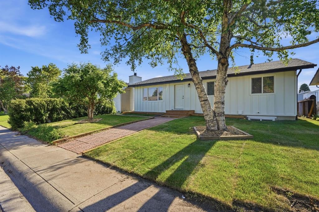 19 Mardale Crescent Ne, Calgary, AB - Outdoor
