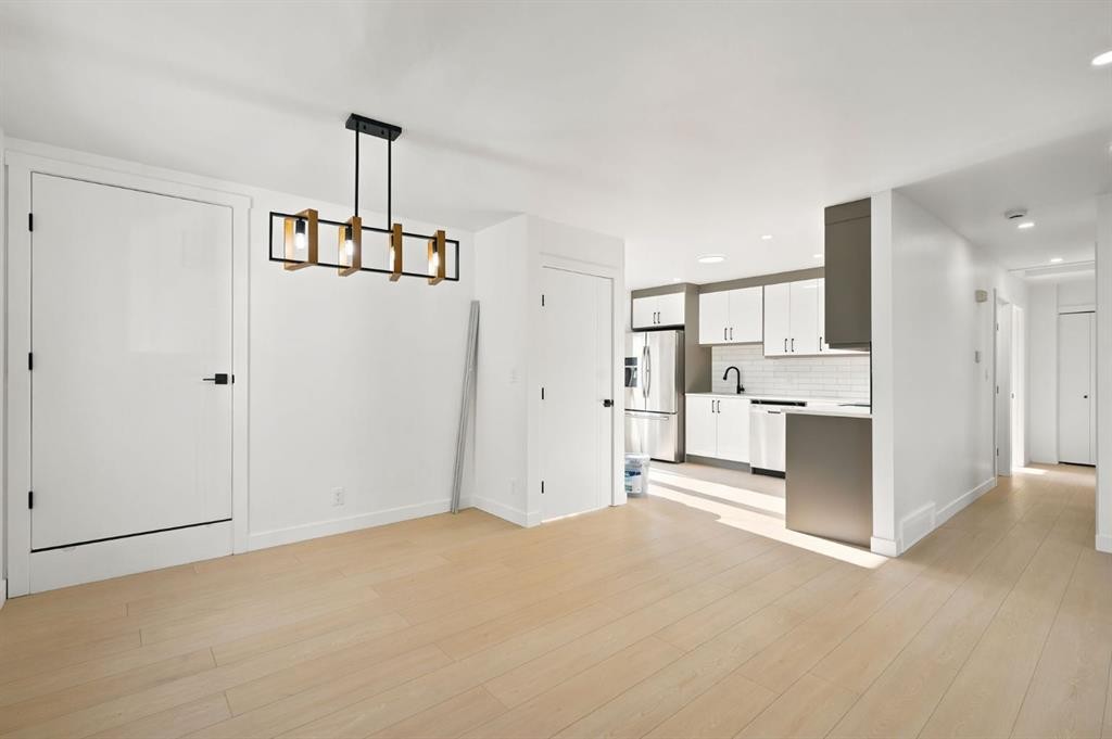 19 Mardale Crescent Ne, Calgary, AB - Indoor Photo Showing Kitchen