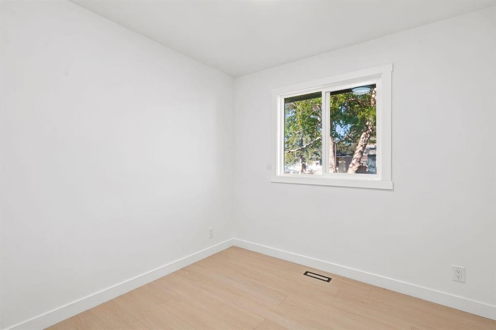 19 Mardale Crescent Ne, Calgary, AB - Indoor Photo Showing Other Room