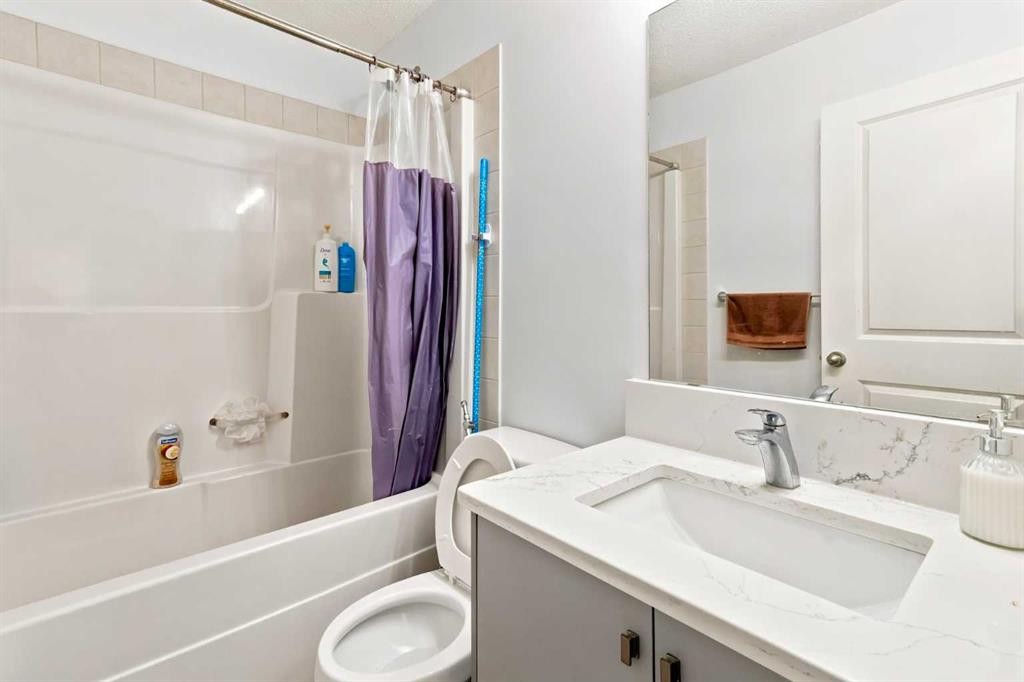 98 Panatella Hill Nw, Calgary, AB - Indoor Photo Showing Bathroom