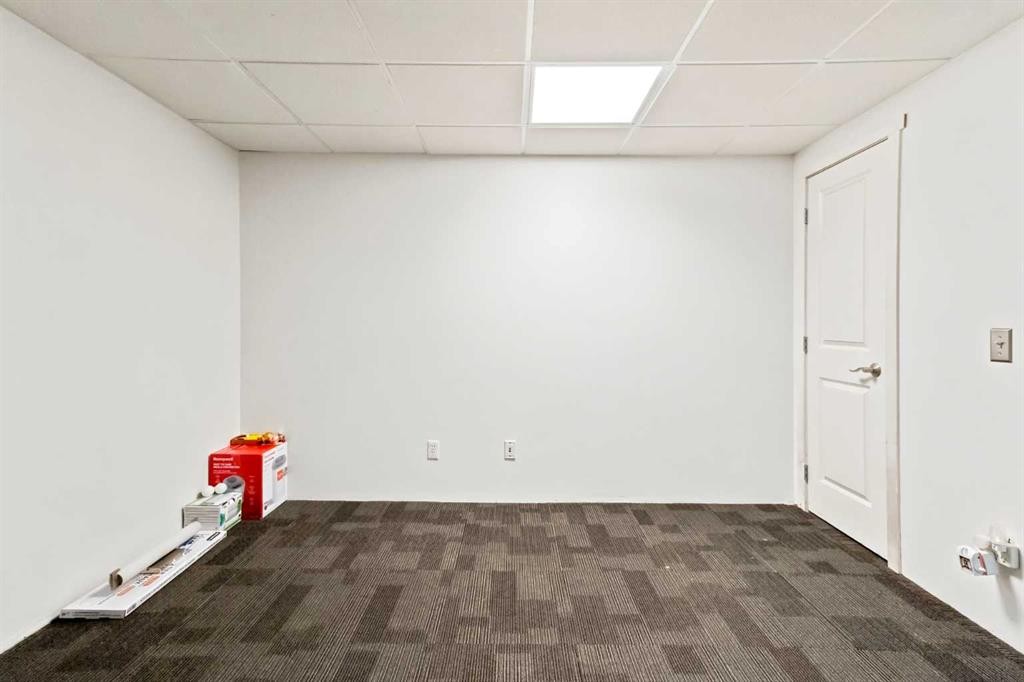 98 Panatella Hill Nw, Calgary, AB - Indoor Photo Showing Other Room