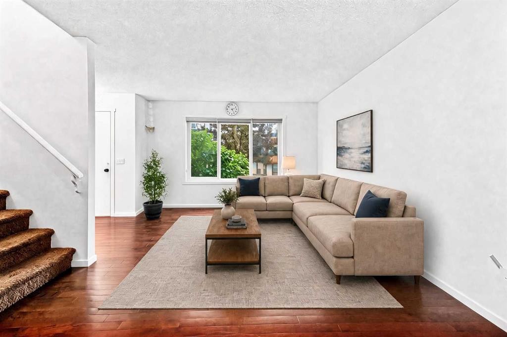 98 Panatella Hill Nw, Calgary, AB - Indoor Photo Showing Living Room