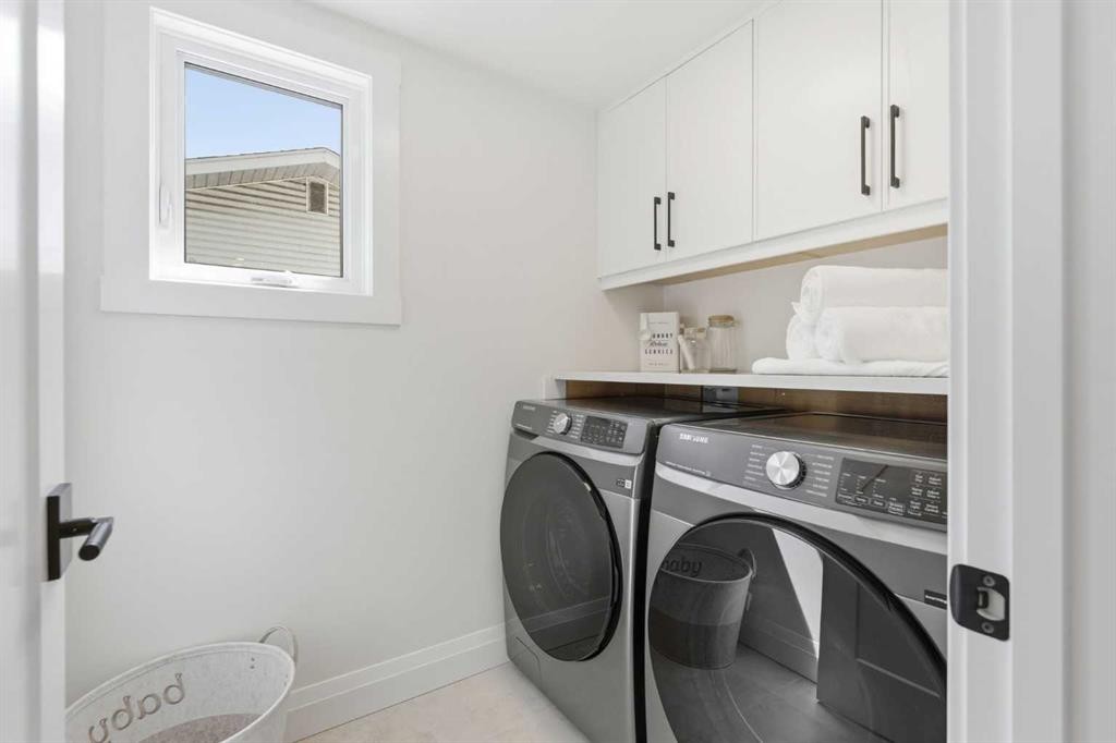 3375 Breton Close Nw, Calgary, AB - Indoor Photo Showing Laundry Room